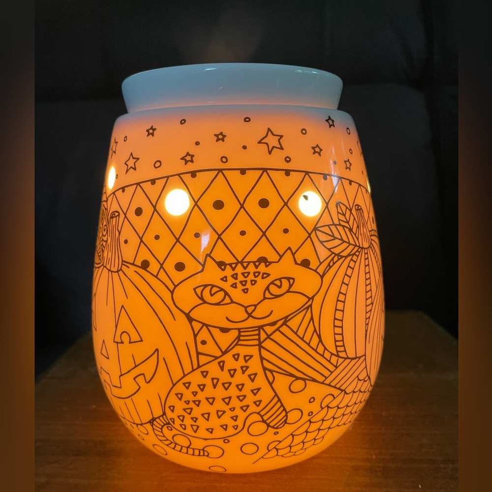 🌎Scentsy Wax Warmer Halloween Tricks or Treats White Black Cats Jack-O-Lantern